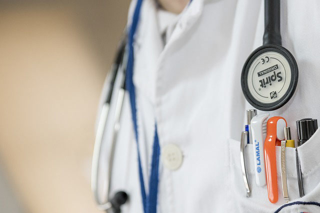 ¿Cuánto cobra un médico de familia? Profesión de médico de familia.
